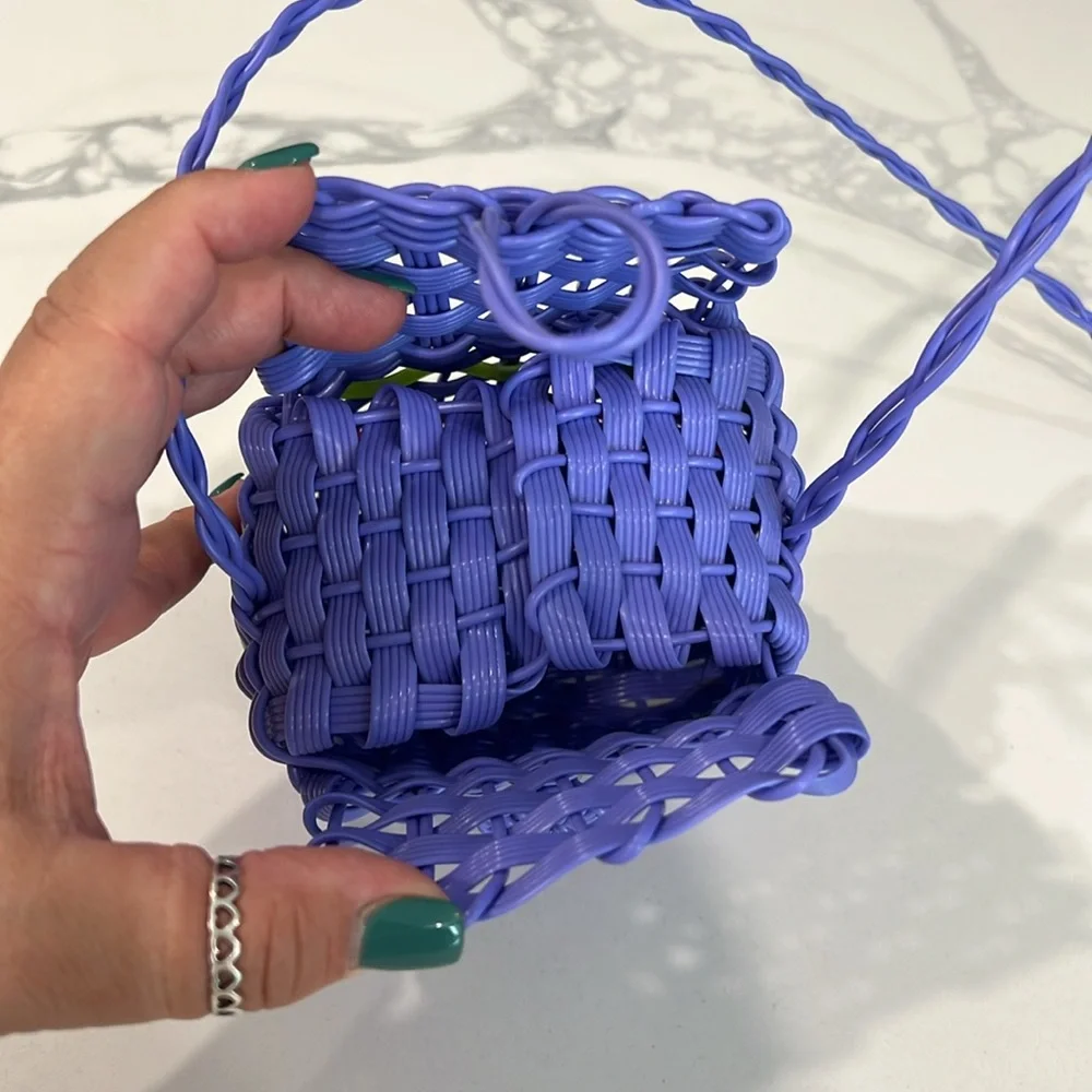 Cute.💜Woven Crossbody Bag.